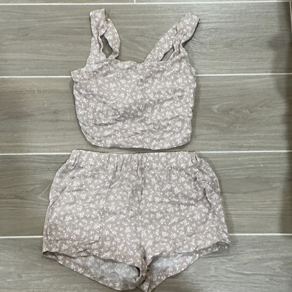 Elegant Floral Women's Pajama Set - Cream